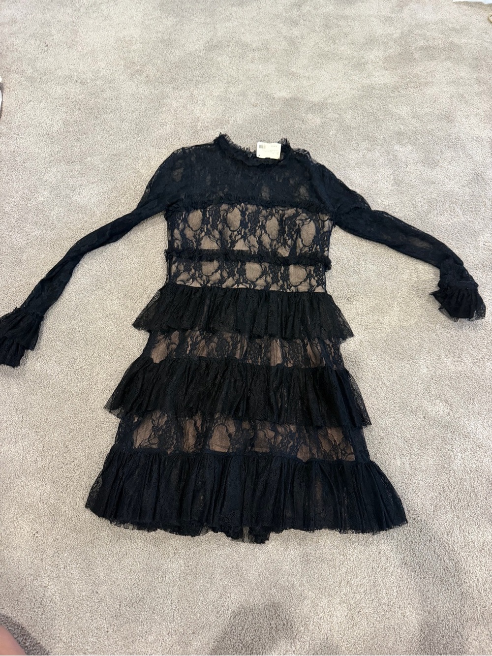 Black Lace Tiered Long-Sleeve Dress
